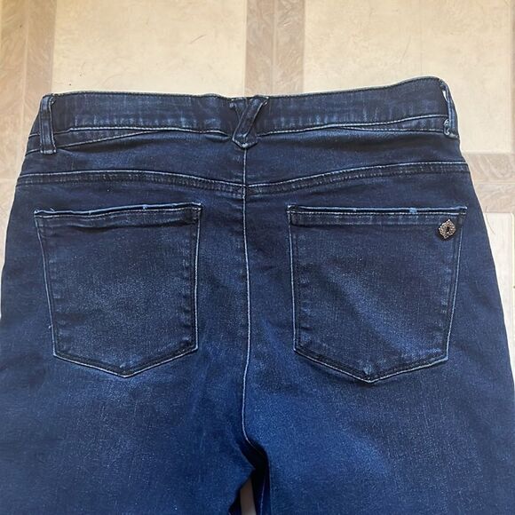 EXCELLENT CONDITION WOMEN’S SIZE 6P DEMOCRACY “AB” TECHNOLOGY FRAYED HEM JEANS - Picture 4 of 9